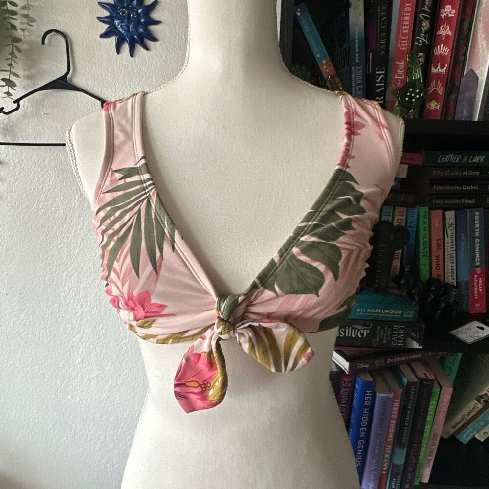 Kona Sol Size Medium Green and Pink Swim Suit Top Bikini top Floral print